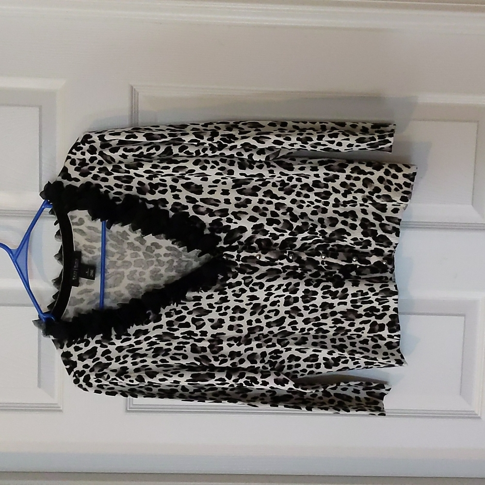 WHBM v-neck top